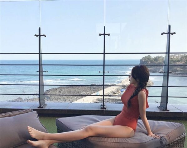 Mina_Swimsuit_韓版保守連體露背泳衣_Mina_Closet